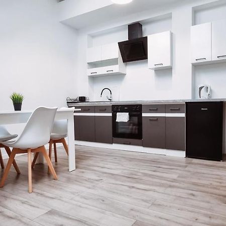 Sunny Apartment 8 Krakow Exterior photo